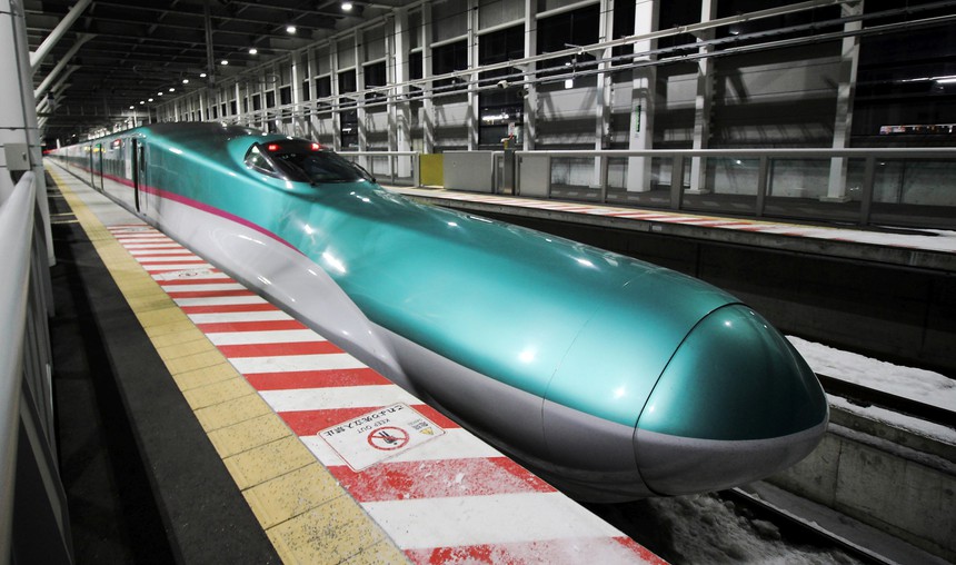 Japan E5 Series Shinkansen High-Speed Train