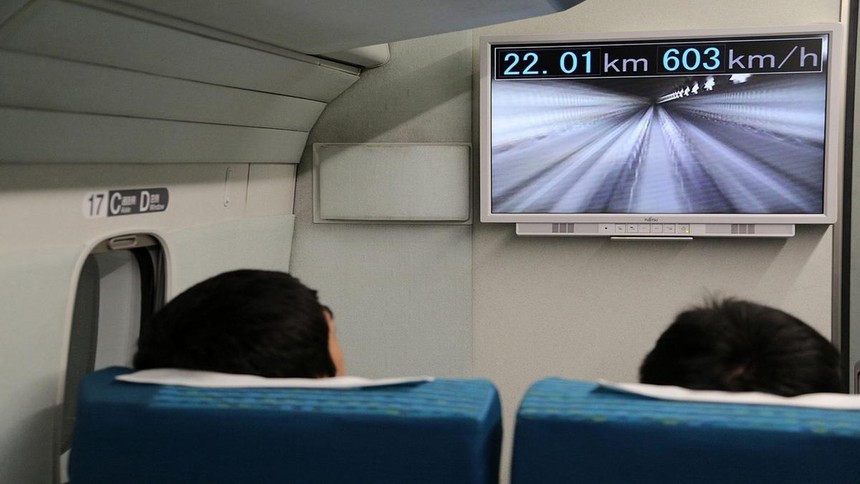 603 km/h Maglev train Japan speed run